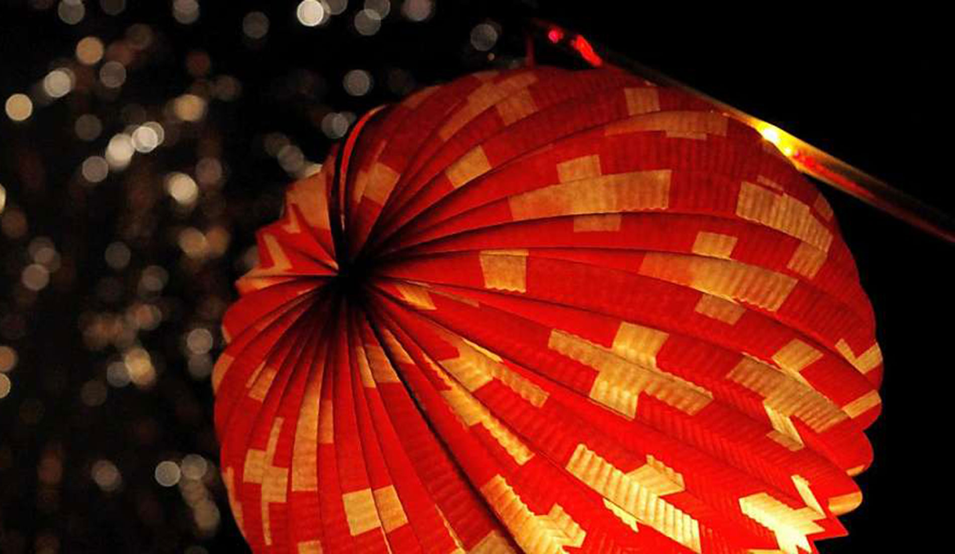 Lampions und Feststimmung